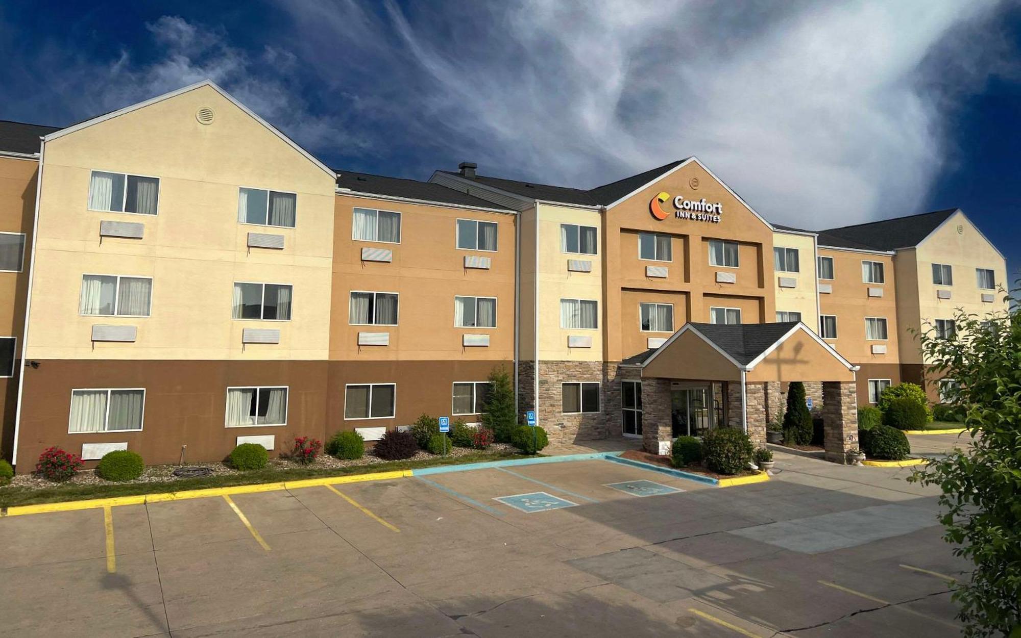 Comfort Inn & Suites Coralville - Iowa City Near Iowa River Landing Dış mekan fotoğraf
